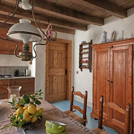 Betta - Newly Renovated Lake-view Terrace Apartment, Peaceful And Silent Surroundings Apartamento