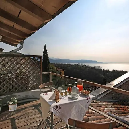 Apartamento Betta - Newly Renovated Lake-view Terrace Apartment, Peaceful And Silent Surroundings